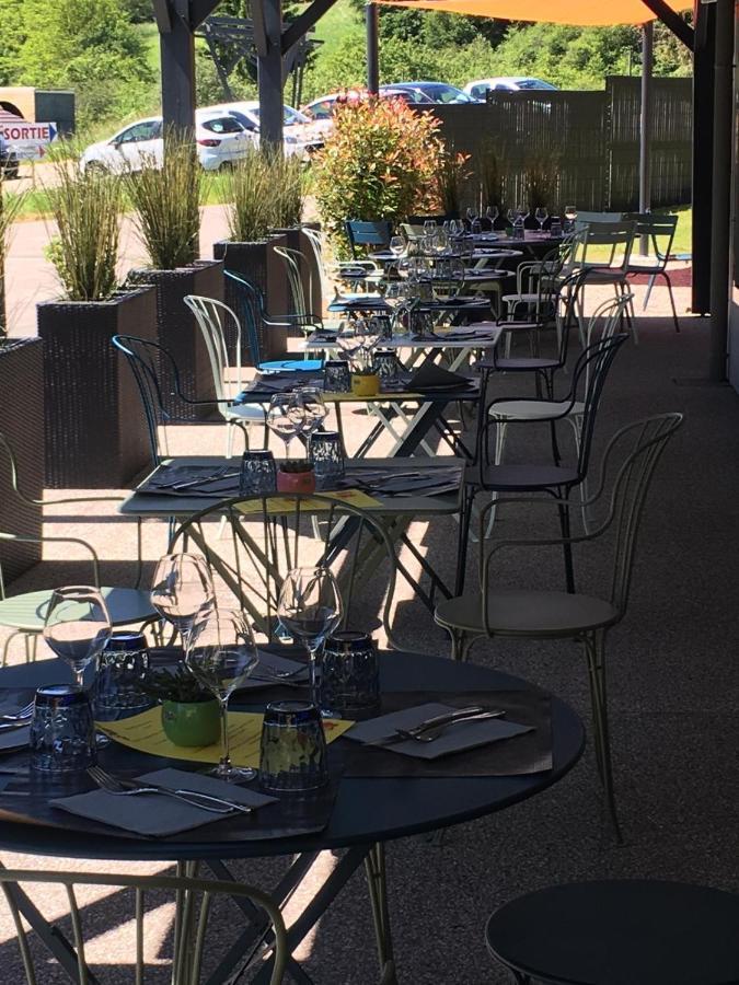Logis Restaurant La Fontaine Hotel Mantry